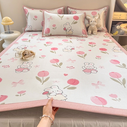 91家纺网 家纺一手货源 找家纺 （总）典曼家纺 2025新款600D数码印花冰藤席席子凉席-床席款