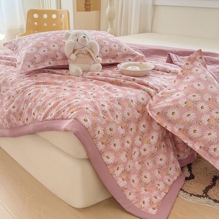 91家纺网 家纺一手货源 找家纺 雪鲨家纺  2025新款A类水洗棉夏被新疆棉花夏凉被空调被可机洗薄被子被芯 菊花粉