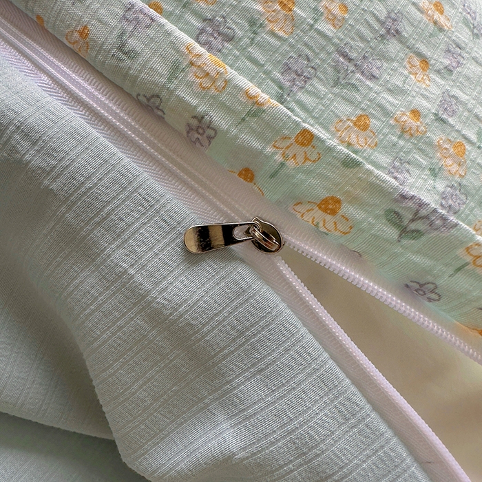 91家纺网 家纺一手货源 找家纺 王朝国际 2025新款直播热款有氧提花有氧双层纱碎花单被套 奶蓝泡芙