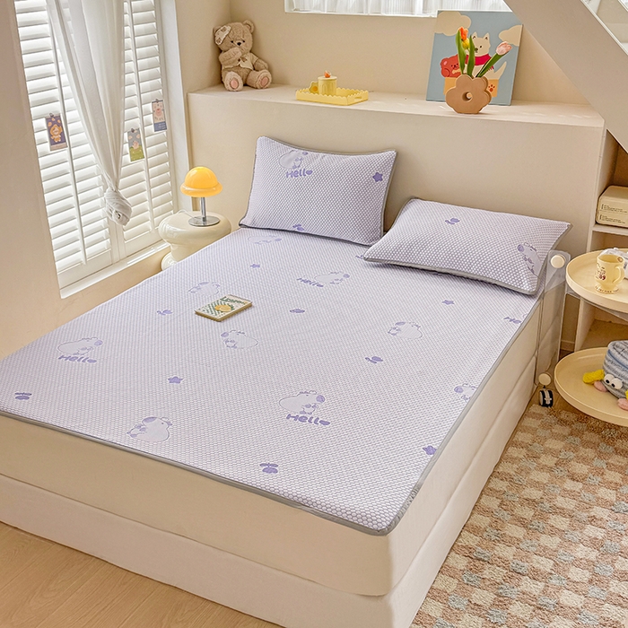 91家纺网 家纺一手货源 找家纺 雪鲨家纺  2025新款凉感冰豆豆凉席凉豆豆三件套冰丝提花软席PE 卡皮巴拉紫