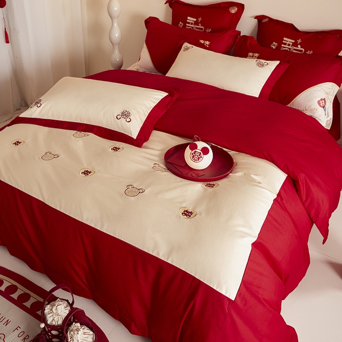 91家纺网 家纺一手货源 找家纺 玉雅家纺 2025新款长绒棉花边款刺绣时尚婚庆四件套 心欢喜