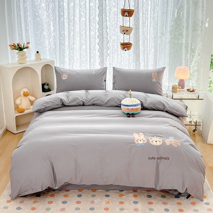 91家纺网 家纺一手货源 找家纺 曼町家居 2025春夏新款40支全棉纯棉水洗棉刺绣四件套 元气星喵-薄雾灰