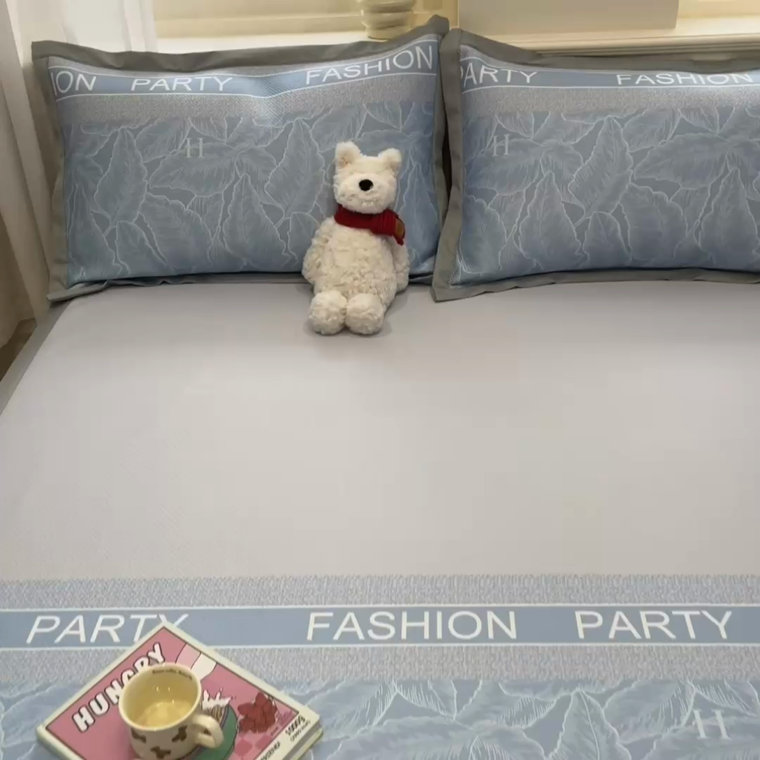 91家纺网 家纺一手货源 找家纺 （总）星座家纺 2025新款复合提花凉感丝凉席三件套平铺款