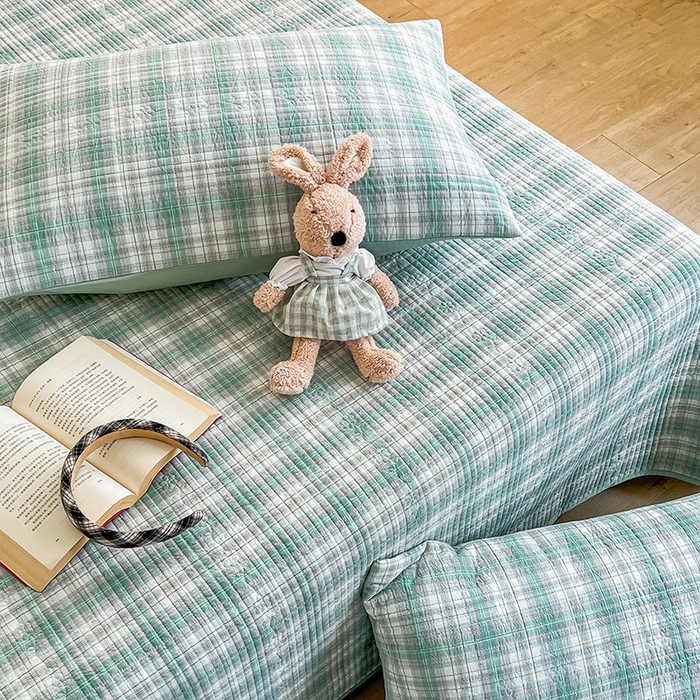 91家纺网 家纺一手货源 找家纺 沐纯家居 2025新款格子款天丝棉床盖三件套 布丁绿