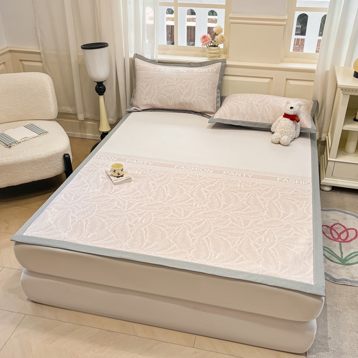 91家纺网 家纺一手货源 找家纺 星座家纺 2025新款复合提花凉感丝凉席三件套平铺款 叶之语-奶咖