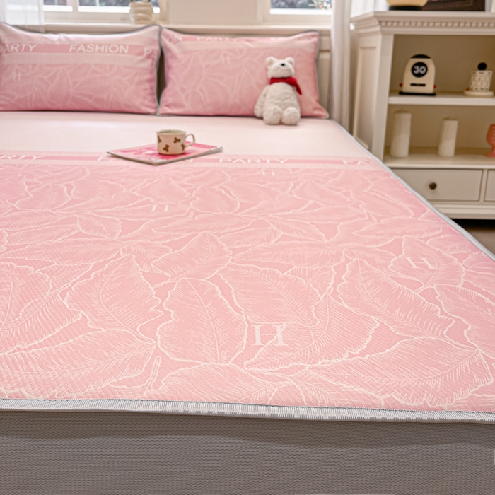 91家纺网 家纺一手货源 找家纺 星座家纺 2025新款复合提花凉感丝凉席三件套床笠款 叶之语-粉 床笠款