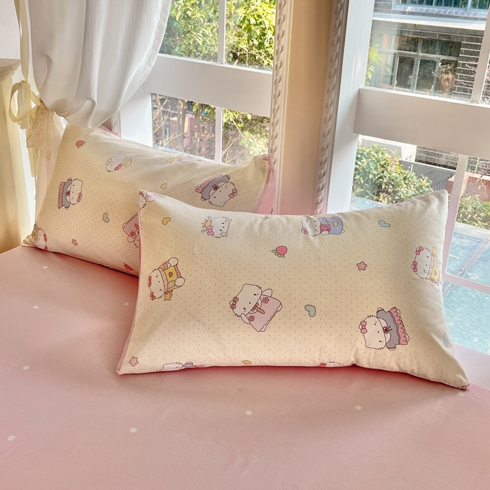 91家纺网 家纺一手货源 找家纺 Sweet dreams甜梦 2025新款全棉印花卡通小清新四件套草莓猫猫