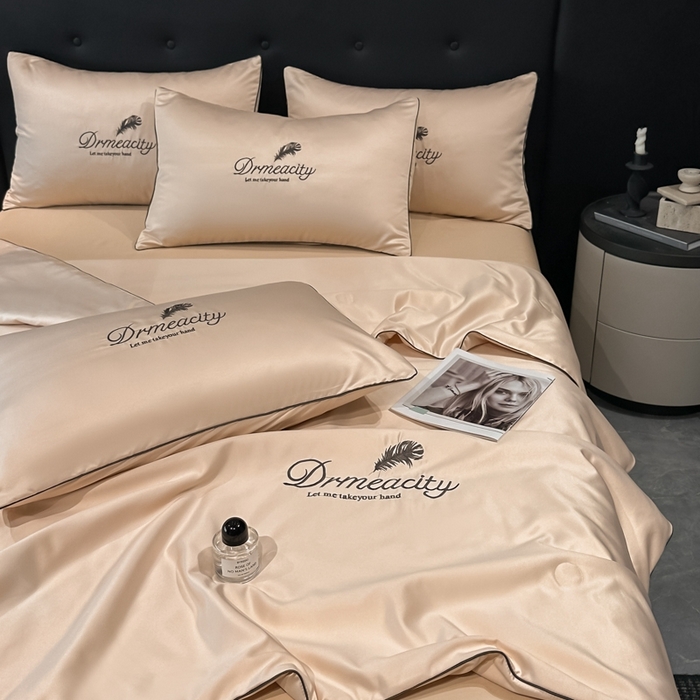 91家纺网 家纺一手货源 找家纺 伊梵居 2025新款水洗真丝刺绣夏被四件套 梦羽-卡其