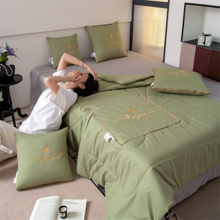 91家纺网 家纺一手货源 找家纺 照世家纺 2025新款柔软透气全棉抱枕被-蝶影（控价不低于40*40的69，45*45的89，50*50的109，55*55的139，60*60的189）蝶影-草绿