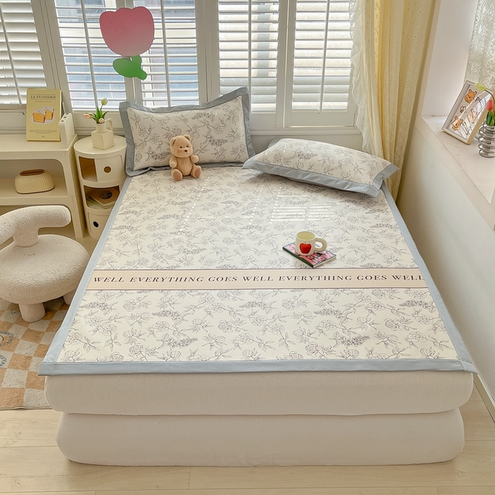 91家纺网 家纺一手货源 找家纺 星座家纺 2025新款复合提花凉感丝凉席三件套平铺款 午后茶花