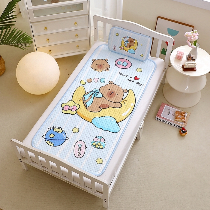 91家纺网 家纺一手货源 找家纺 八零年代  2025新款3D凉豆豆大版卡通儿童凉席夏被三件套冰豆豆凉席 凉豆豆 月亮卡皮巴拉