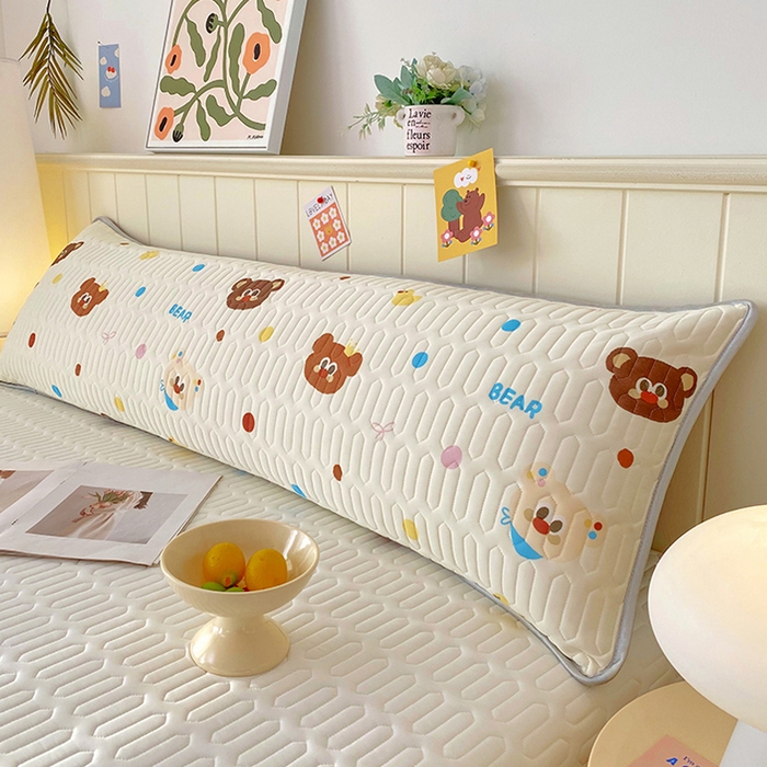 91家纺网 家纺一手货源 找家纺 雨彤家纺 2025年新款A类乳胶凉感丝双人长枕套 熊熊乐园-米黄