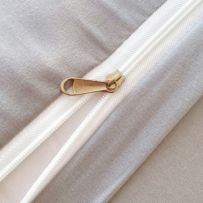 91家纺网 家纺一手货源 找家纺 雨彤家纺 2025年新款A类乳胶凉感丝双人长枕套 熊熊乐园-米黄