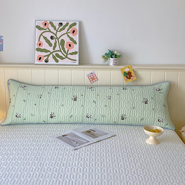 91家纺网 家纺一手货源 找家纺 雨彤家纺 2025年新款A类乳胶凉感丝双人长枕套 熊猫宝宝-湖蓝