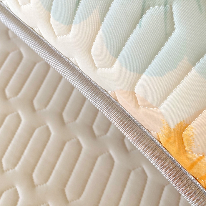 91家纺网 家纺一手货源 找家纺 雨彤家纺 2025年新款A类乳胶凉感丝双人长枕套 幻彩花镜