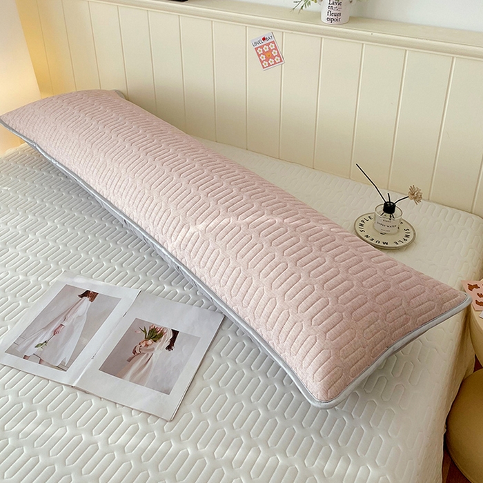 91家纺网 家纺一手货源 找家纺 雨彤家纺 2025年新款A类乳胶凉感丝双人长枕套 肌理纹-咖