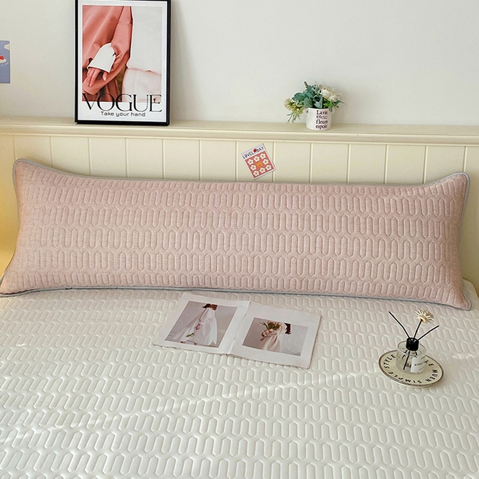 91家纺网 家纺一手货源 找家纺 雨彤家纺 2025年新款A类乳胶凉感丝双人长枕套 肌理纹-咖