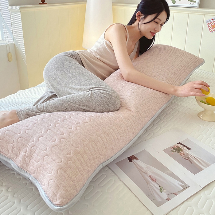 91家纺网 家纺一手货源 找家纺 雨彤家纺 2025年新款A类乳胶凉感丝双人长枕套 肌理纹-咖