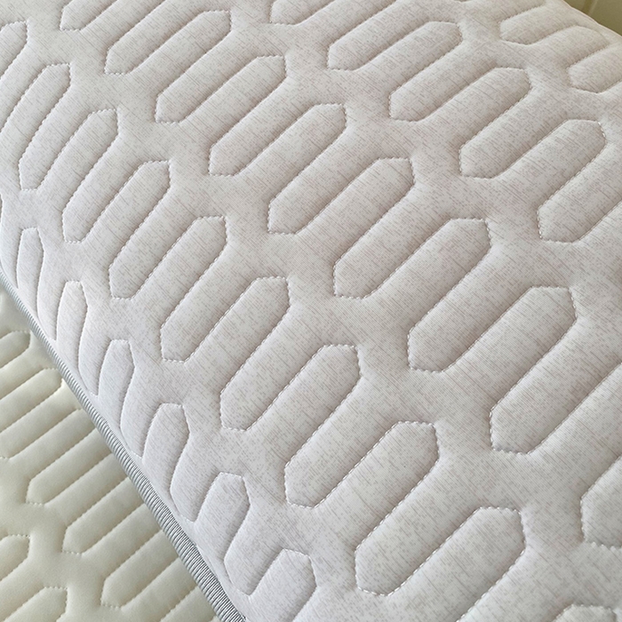 91家纺网 家纺一手货源 找家纺 雨彤家纺 2025年新款A类乳胶凉感丝双人长枕套 肌理纹-灰