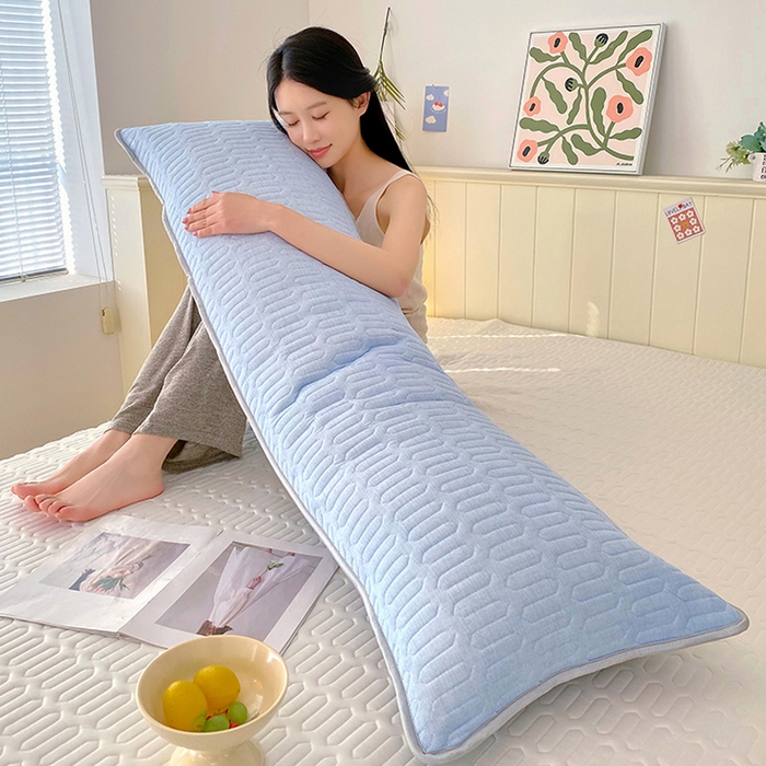 91家纺网 家纺一手货源 找家纺 雨彤家纺 2025年新款A类乳胶凉感丝双人长枕套 肌理纹-蓝