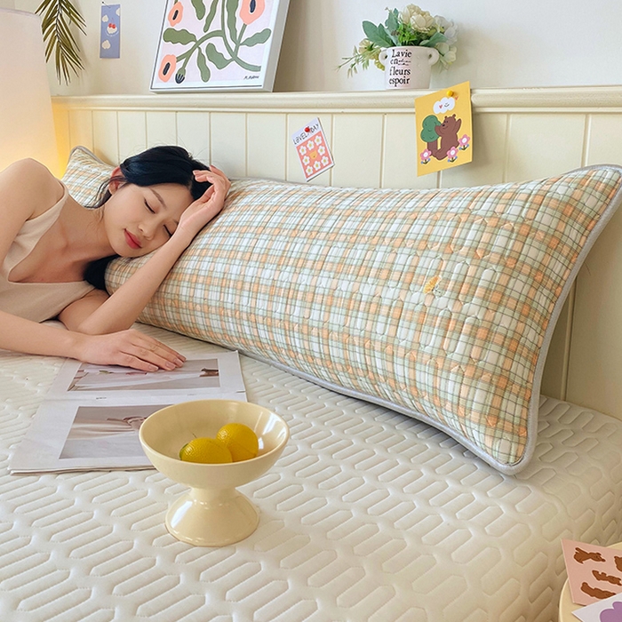 91家纺网 家纺一手货源 找家纺 雨彤家纺 2025年新款A类乳胶凉感丝双人长枕套 轻盈格-橙