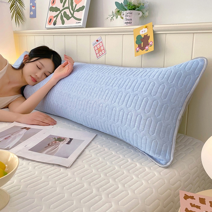 91家纺网 家纺一手货源 找家纺 雨彤家纺 2025年新款A类乳胶凉感丝双人长枕套 肌理纹-蓝