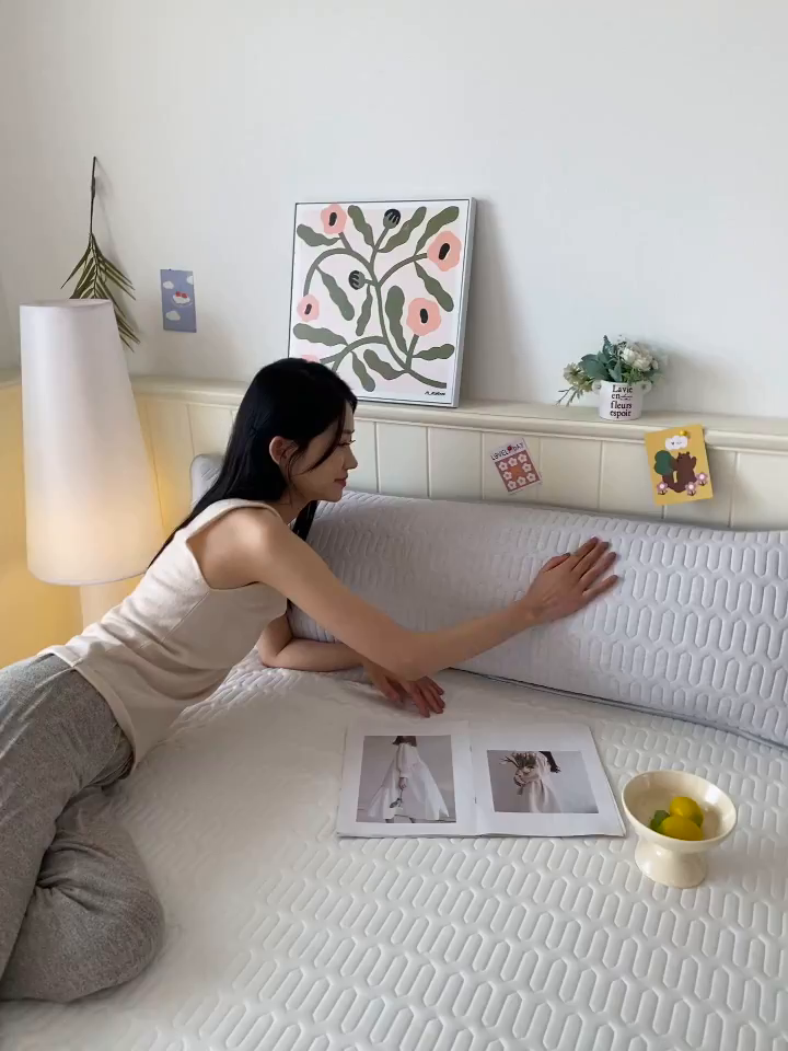 91家纺网 家纺一手货源 找家纺 雨彤家纺 2025年新款A类乳胶凉感丝双人长枕套 肌理纹-灰