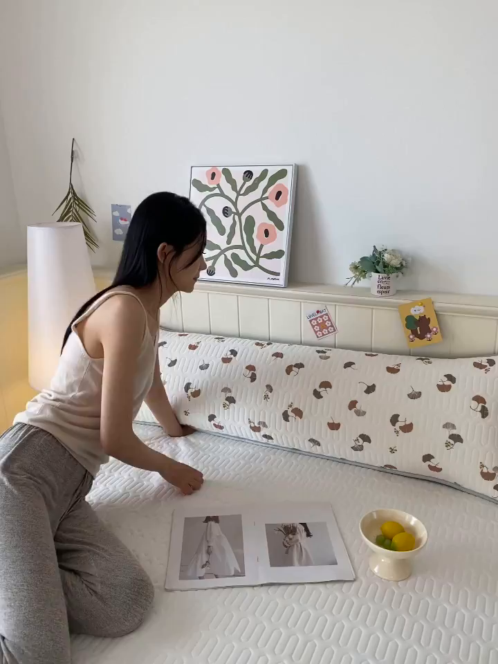 91家纺网 家纺一手货源 找家纺 雨彤家纺 2025年新款A类乳胶凉感丝双人长枕套 自然之韵