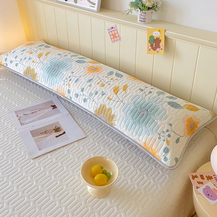 91家纺网 家纺一手货源 找家纺 雨彤家纺 2025年新款A类乳胶凉感丝双人长枕套 幻彩花镜