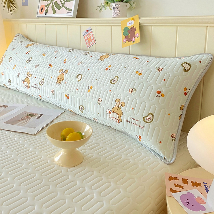 雨彤家纺 2025年新款A类乳胶凉感丝双人长枕套 樱桃小兔