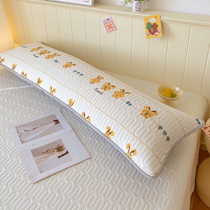 91家纺网 家纺一手货源 找家纺 雨彤家纺 2025年新款A类乳胶凉感丝双人长枕套 萌萌兔