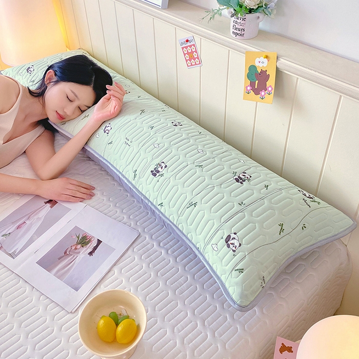 91家纺网 家纺一手货源 找家纺 雨彤家纺 2025年新款A类乳胶凉感丝双人长枕套 熊猫宝宝-湖蓝