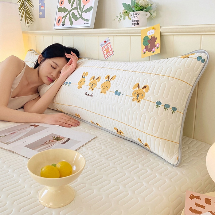 91家纺网 家纺一手货源 找家纺 雨彤家纺 2025年新款A类乳胶凉感丝双人长枕套 萌萌兔