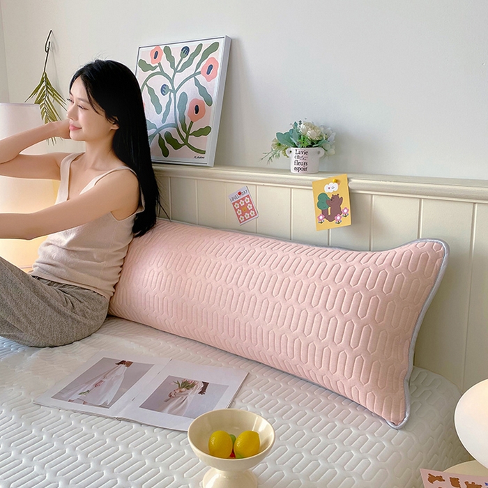 91家纺网 家纺一手货源 找家纺 雨彤家纺 2025年新款A类乳胶凉感丝双人长枕套 肌理纹-桔