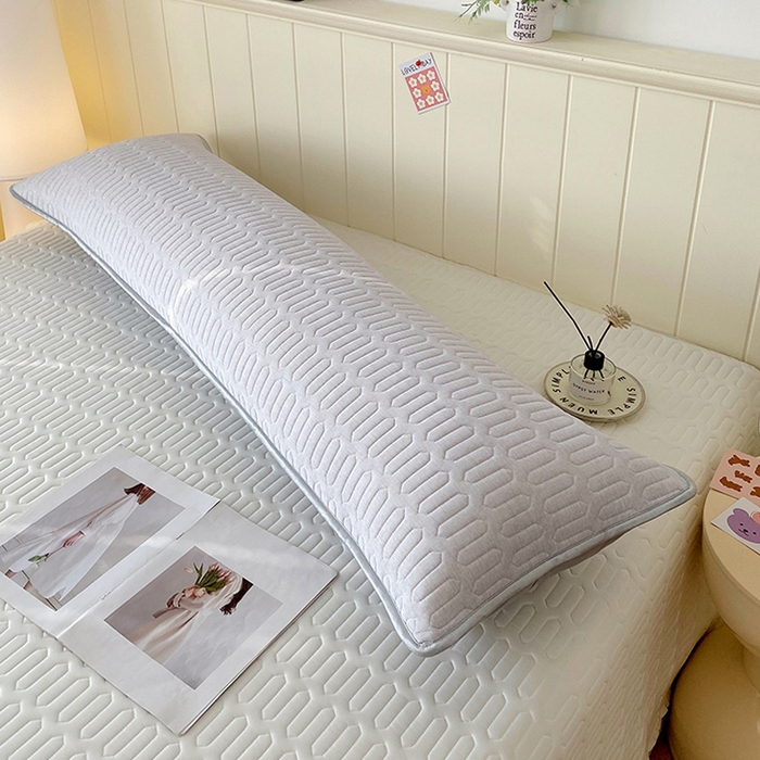 91家纺网 家纺一手货源 找家纺 雨彤家纺 2025年新款A类乳胶凉感丝双人长枕套 肌理纹-灰