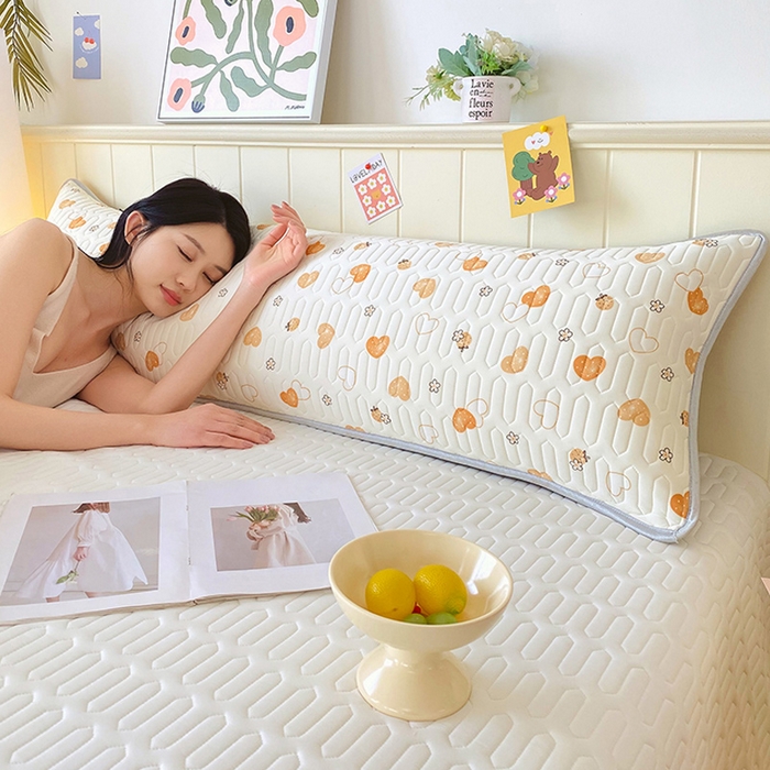 91家纺网 家纺一手货源 找家纺 雨彤家纺 2025年新款A类乳胶凉感丝双人长枕套 爱意满满