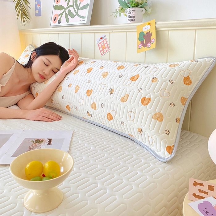 91家纺网 家纺一手货源 找家纺 雨彤家纺 2025年新款A类乳胶凉感丝双人长枕套 爱意满满