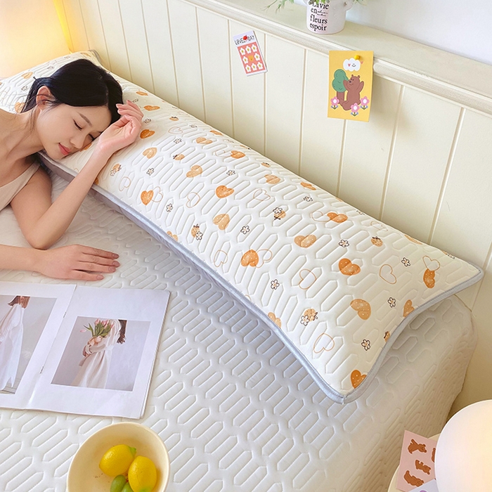 91家纺网 家纺一手货源 找家纺 雨彤家纺 2025年新款A类乳胶凉感丝双人长枕套 爱意满满