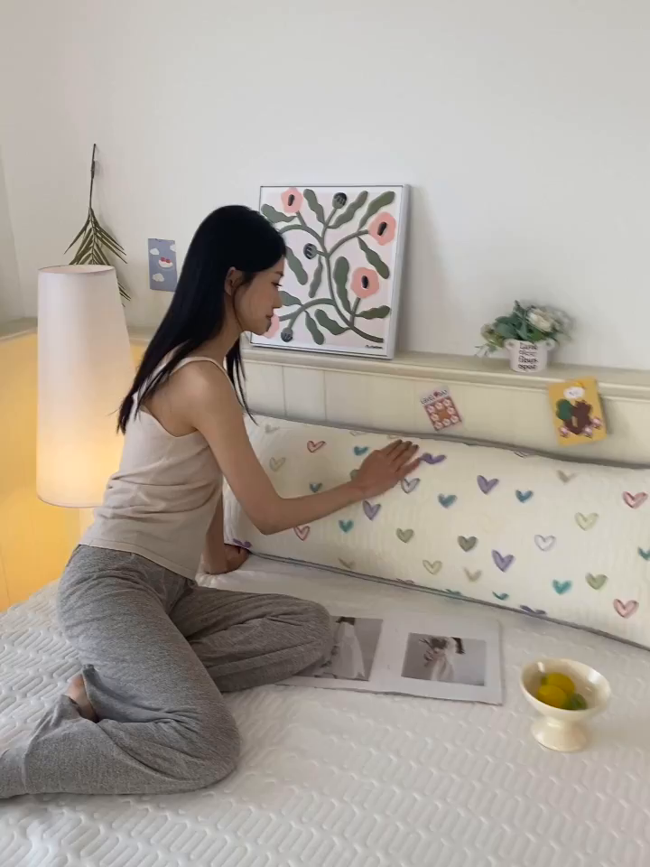 91家纺网 家纺一手货源 找家纺 雨彤家纺 2025年新款A类乳胶凉感丝双人长枕套 梦幻爱心