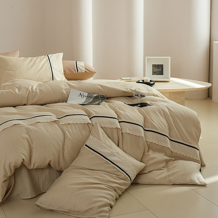 91家纺网 家纺一手货源 找家纺 丽卡家纺 2025新款花边压褶瑟琳娜100%全棉双层纱四件套 浅卡其