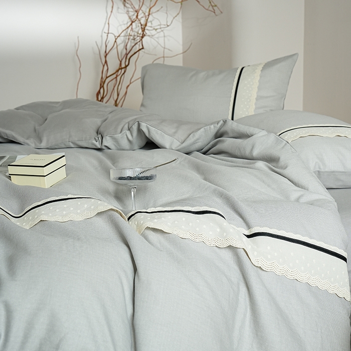 91家纺网 家纺一手货源 找家纺 丽卡家纺 2025新款花边压褶瑟琳娜100%全棉双层纱四件套 高级灰