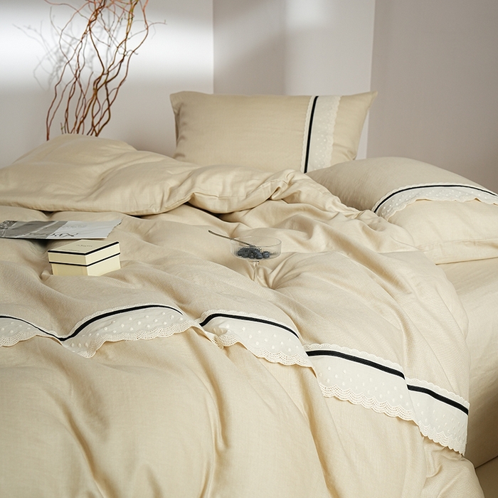 91家纺网 家纺一手货源 找家纺 丽卡家纺 2025新款花边压褶瑟琳娜100%全棉双层纱四件套 浅卡其