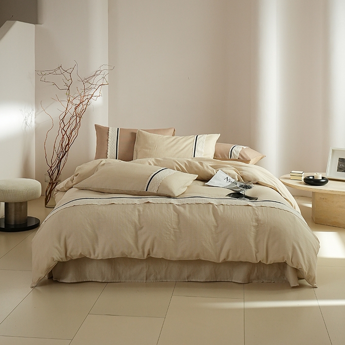 91家纺网 家纺一手货源 找家纺 丽卡家纺 2025新款花边压褶瑟琳娜100%全棉双层纱四件套 浅卡其