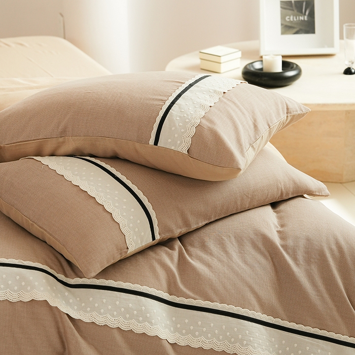 91家纺网 家纺一手货源 找家纺 丽卡家纺 2025新款花边压褶瑟琳娜100%全棉双层纱四件套 茶褐棕