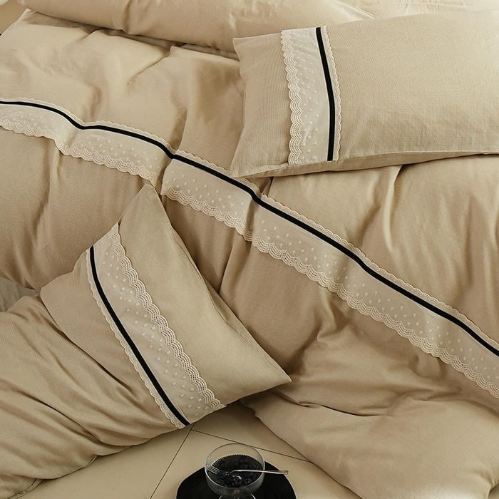 91家纺网 家纺一手货源 找家纺 丽卡家纺 2025新款花边压褶瑟琳娜100%全棉双层纱四件套 浅卡其