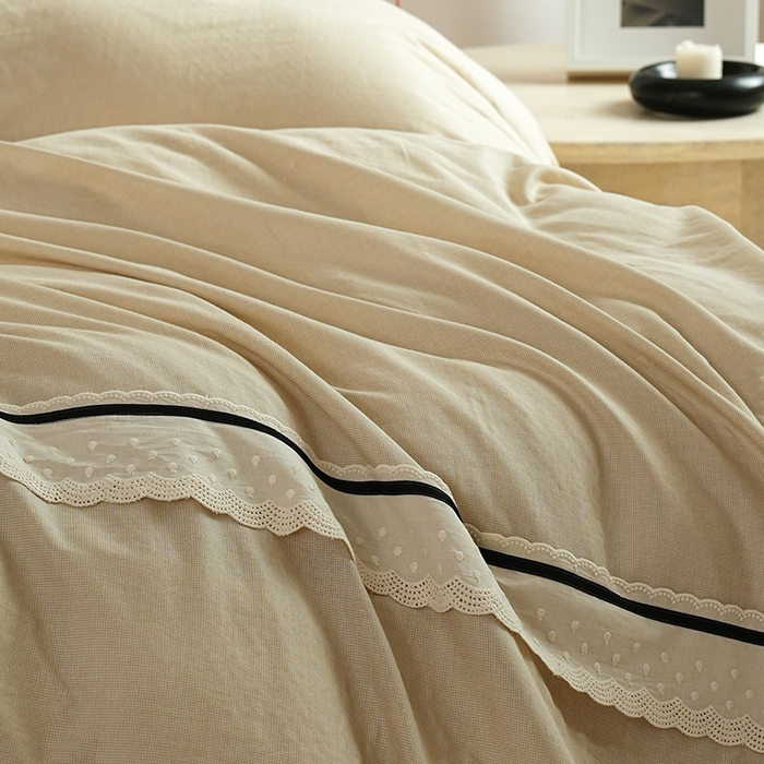 91家纺网 家纺一手货源 找家纺 丽卡家纺 2025新款花边压褶瑟琳娜100%全棉双层纱四件套 浅卡其