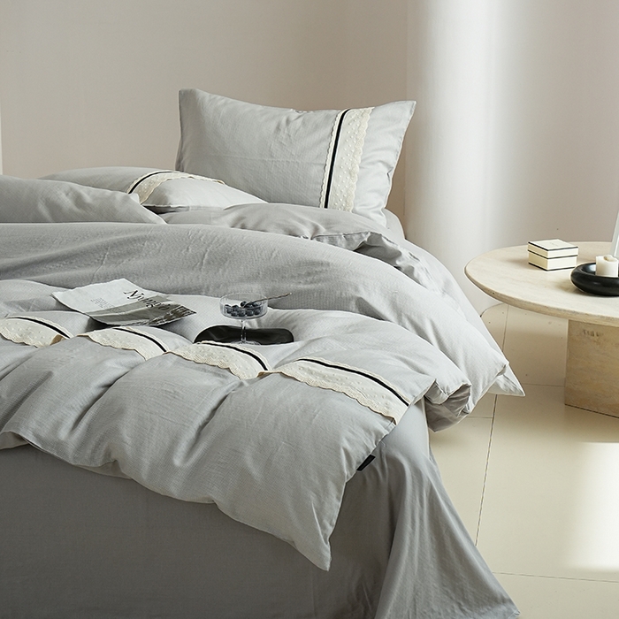 91家纺网 家纺一手货源 找家纺 丽卡家纺 2025新款花边压褶瑟琳娜100%全棉双层纱四件套 高级灰