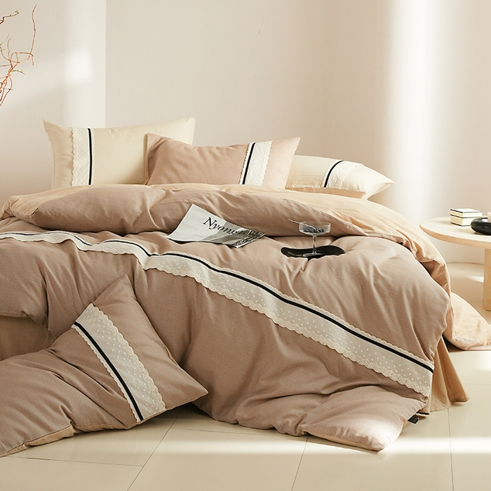 91家纺网 家纺一手货源 找家纺 丽卡家纺 2025新款花边压褶瑟琳娜100%全棉双层纱四件套 茶褐棕