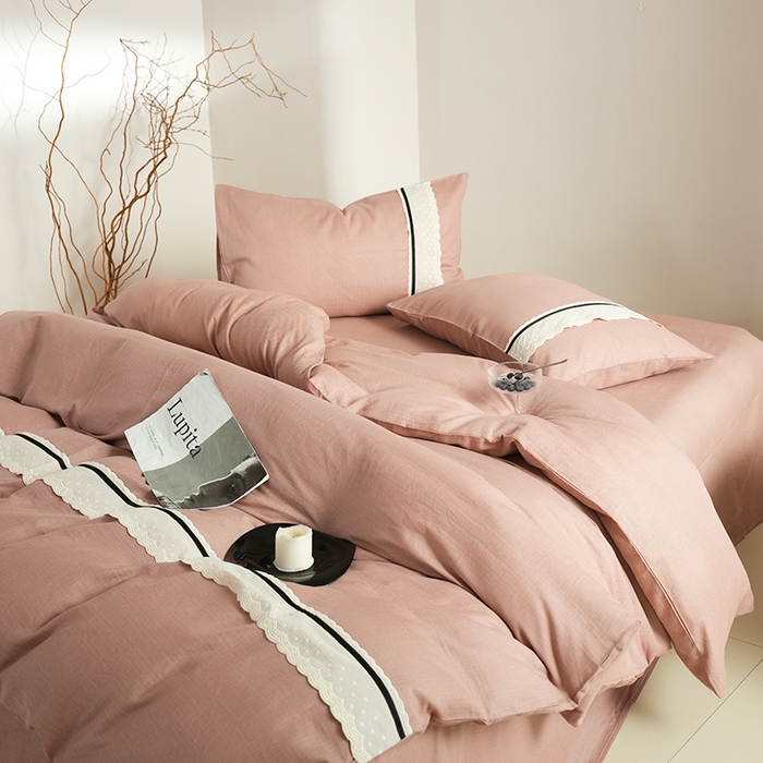 91家纺网 家纺一手货源 找家纺 丽卡家纺 2025新款花边压褶瑟琳娜100%全棉双层纱四件套 玫瑰粉