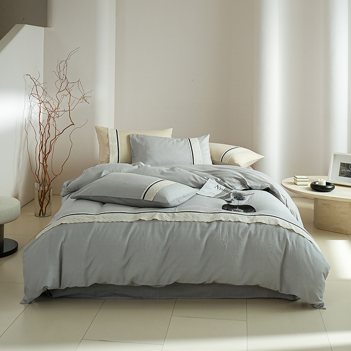 91家纺网 家纺一手货源 找家纺 丽卡家纺 2025新款花边压褶瑟琳娜100%全棉双层纱四件套 高级灰